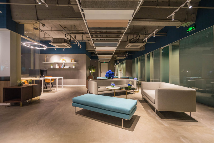 CommBiz lounge